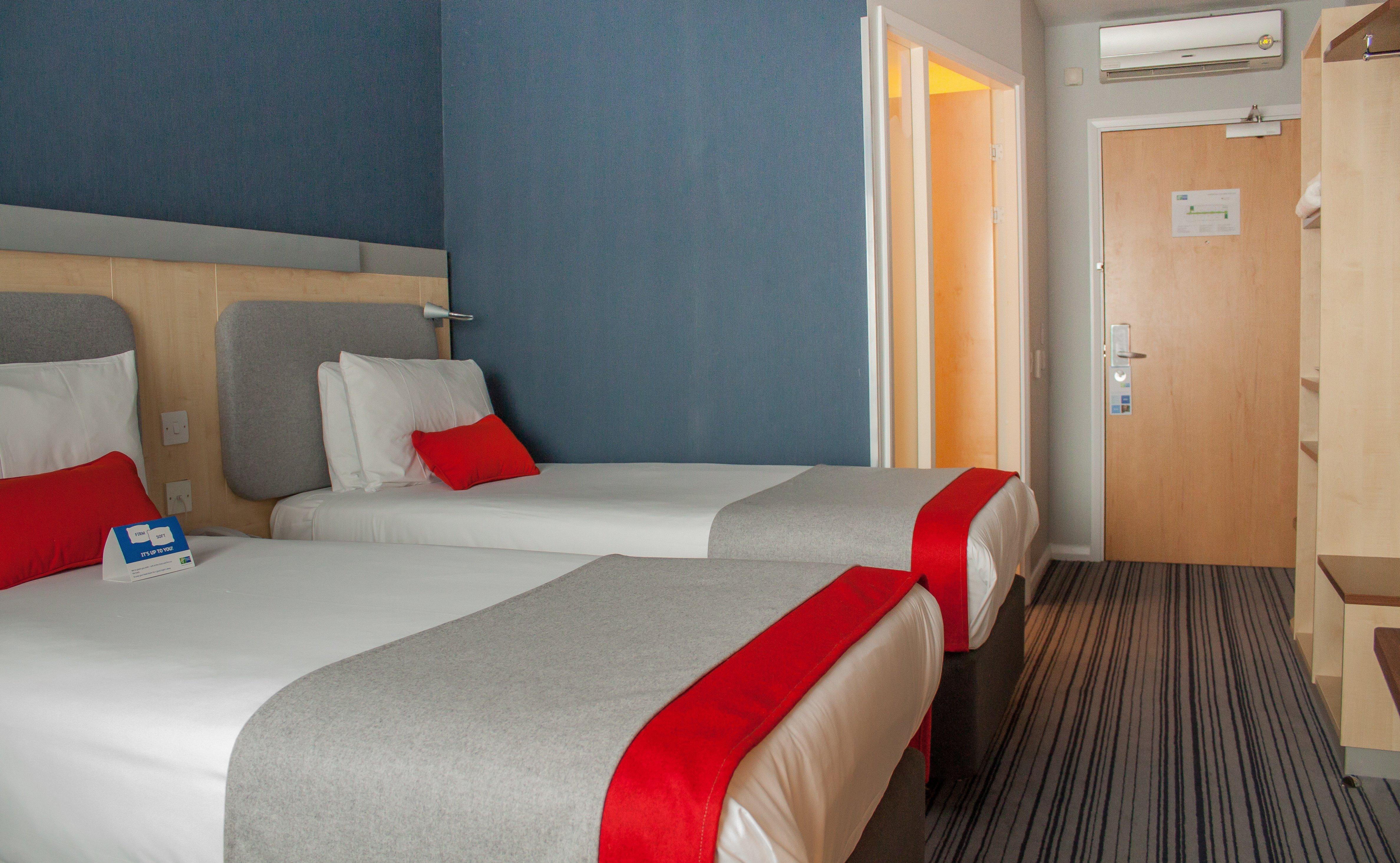 Holiday Inn Express סלאו מראה חיצוני תמונה
