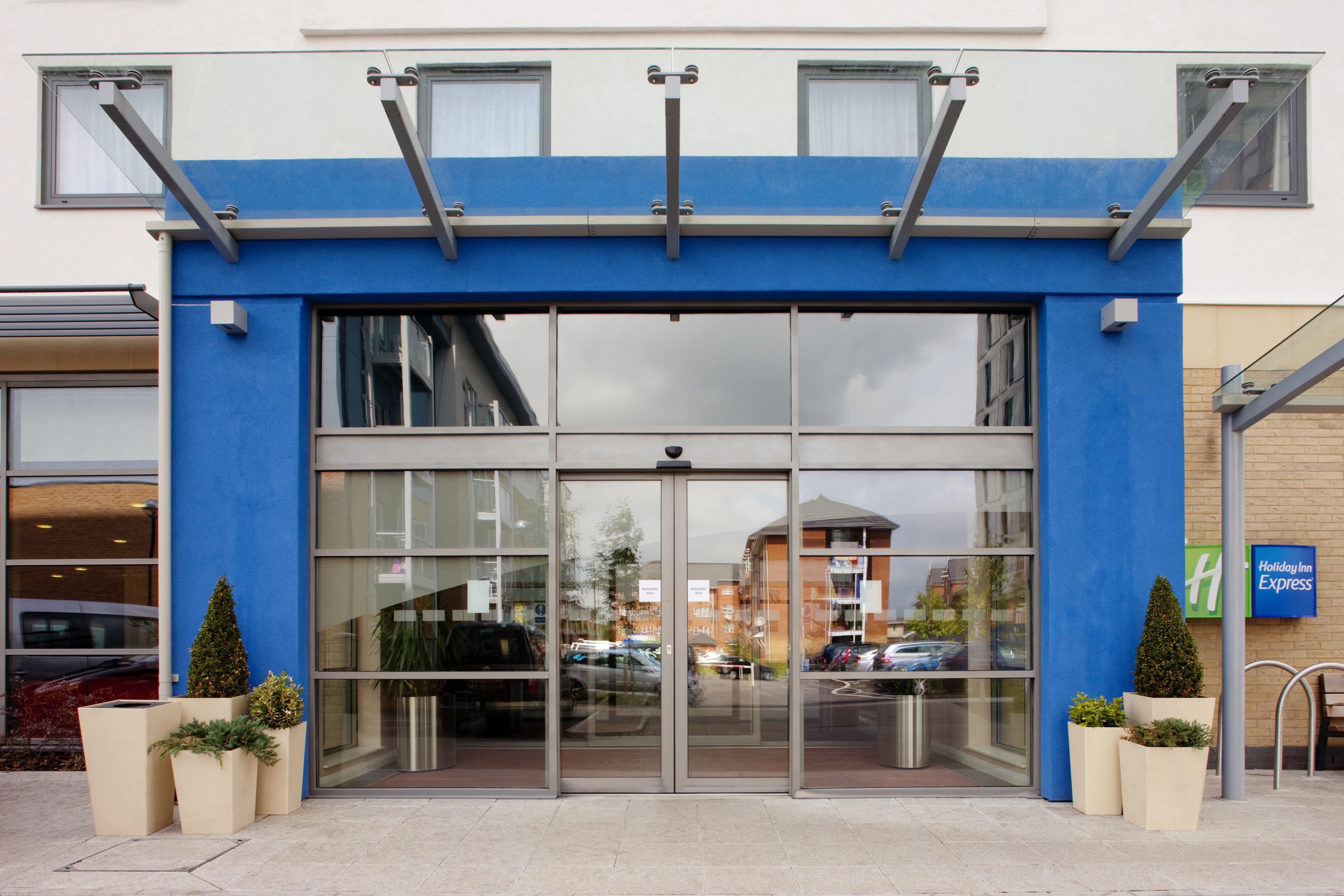 Holiday Inn Express סלאו מראה חיצוני תמונה