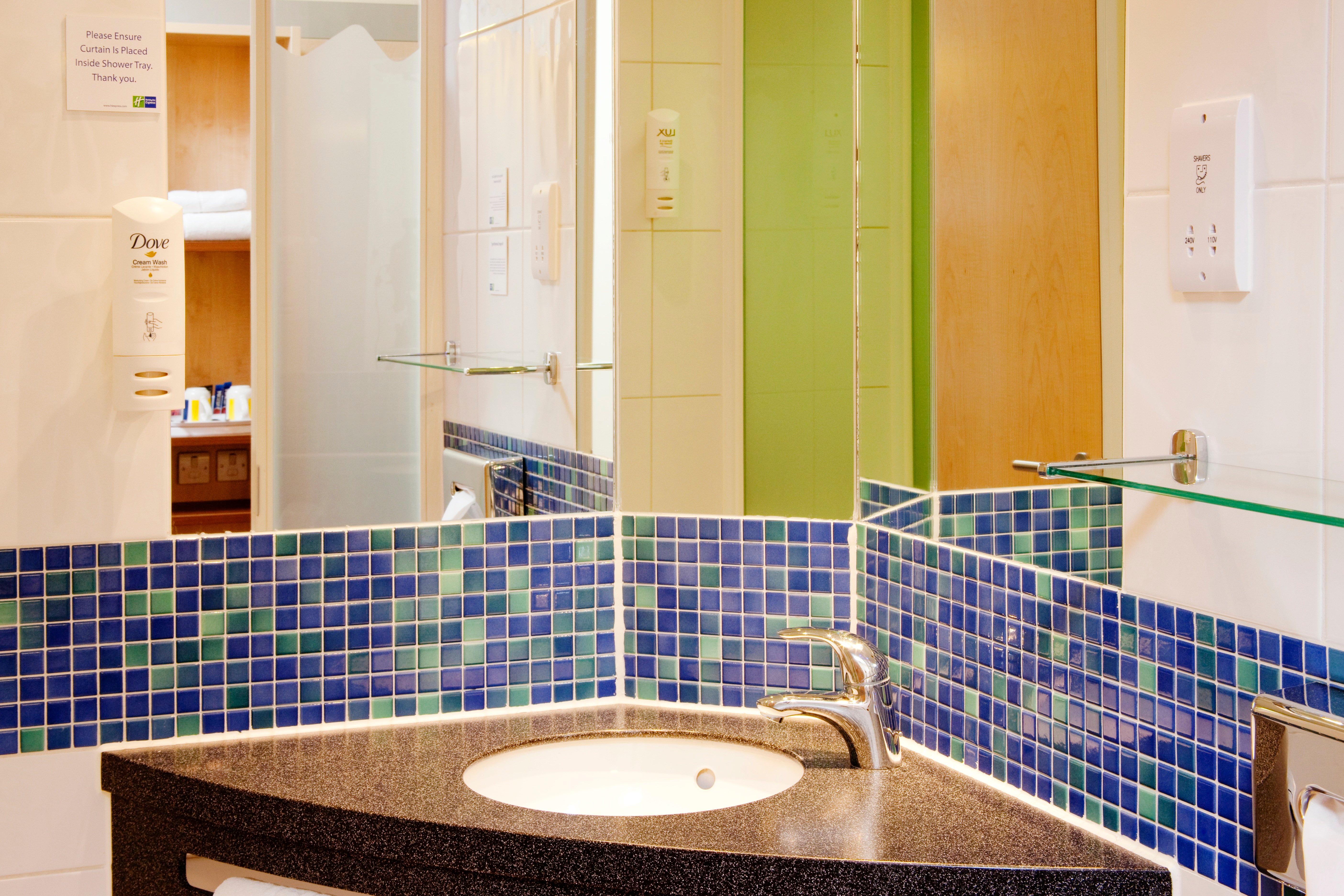 Holiday Inn Express סלאו מראה חיצוני תמונה