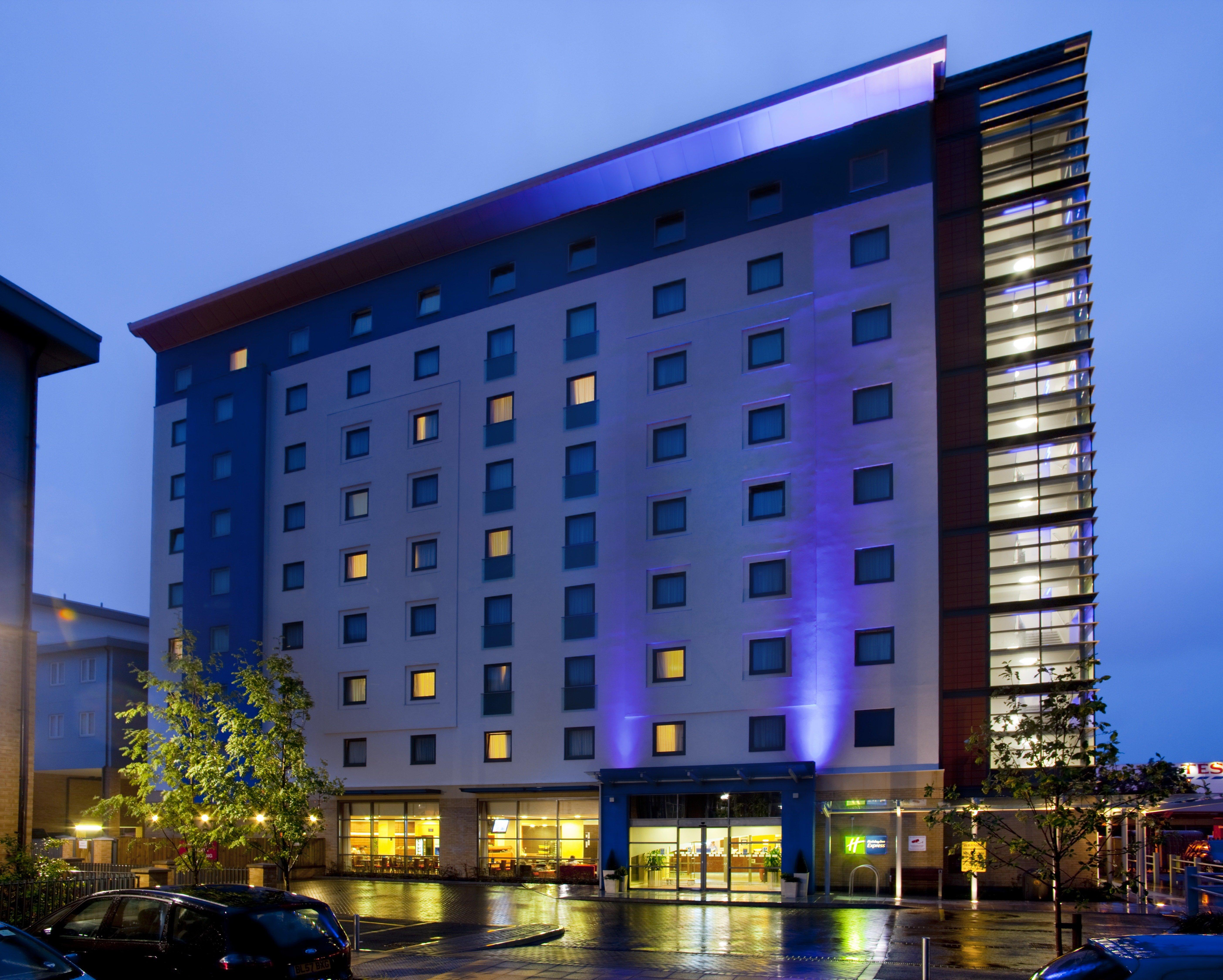 Holiday Inn Express סלאו מראה חיצוני תמונה