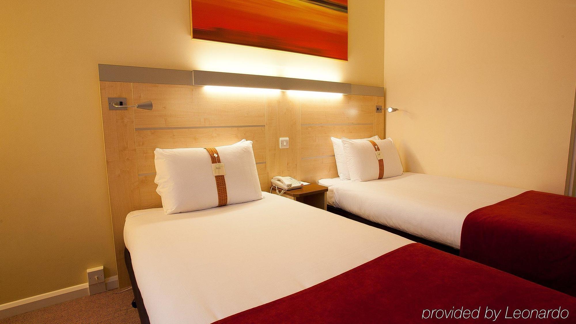 Holiday Inn Express סלאו מראה חיצוני תמונה