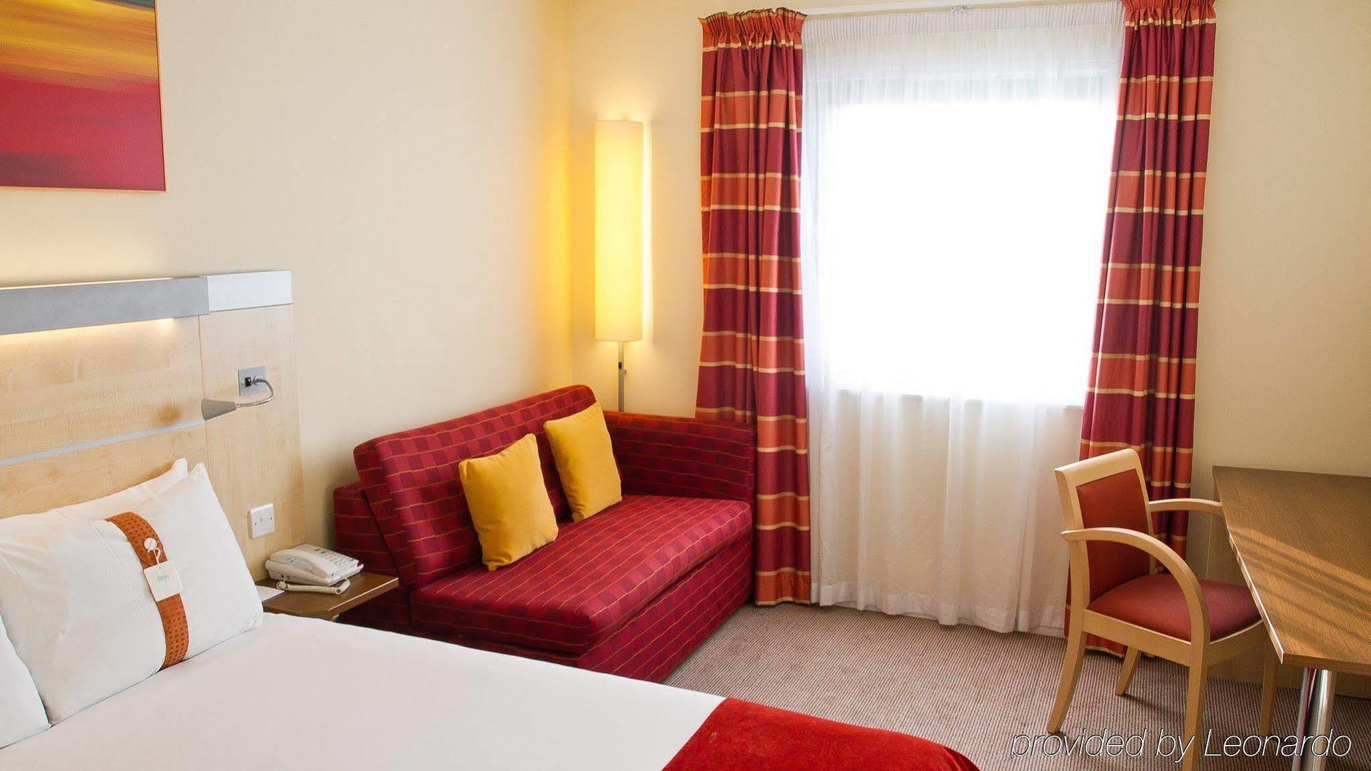Holiday Inn Express סלאו מראה חיצוני תמונה