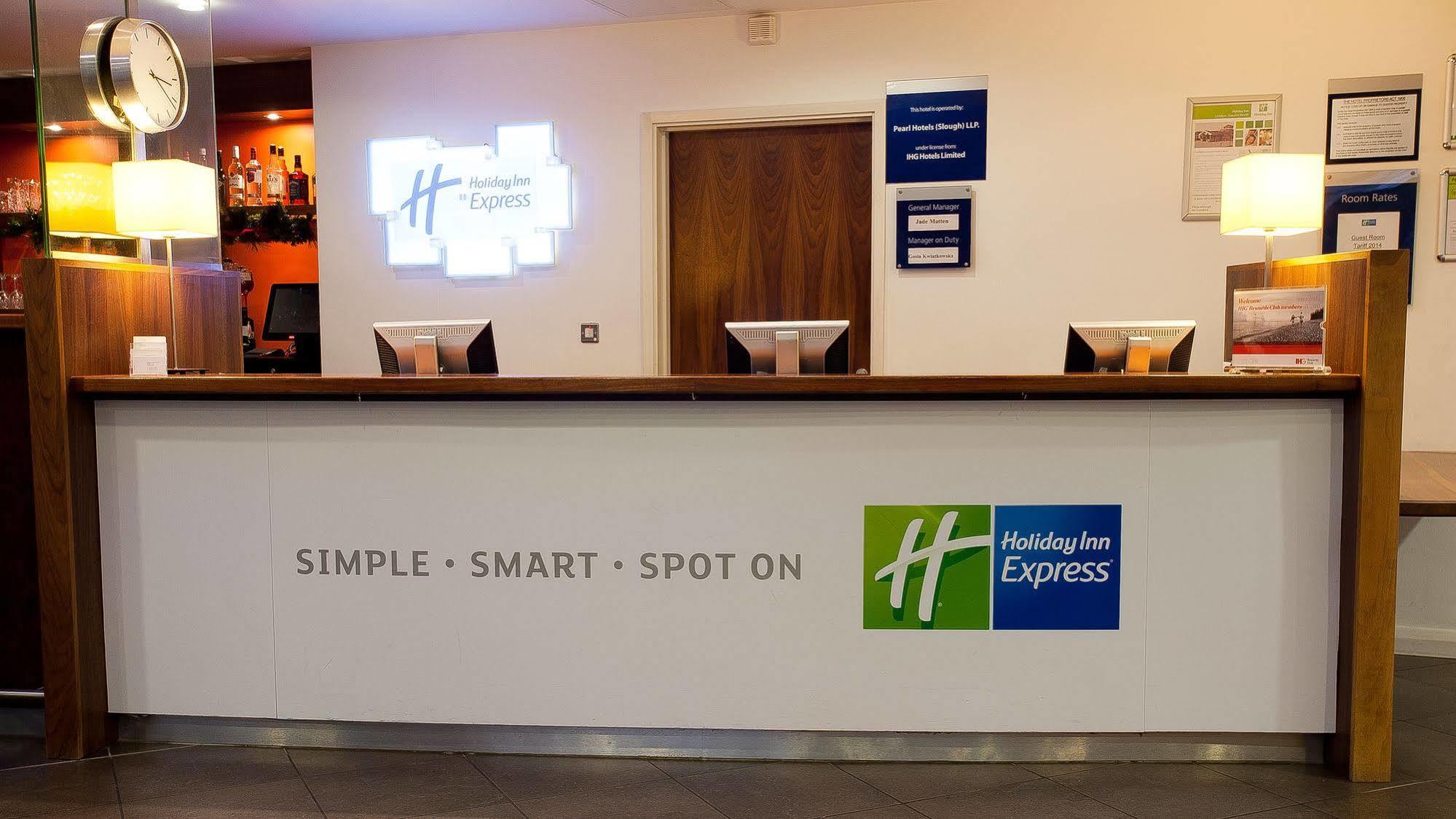 Holiday Inn Express סלאו מראה חיצוני תמונה