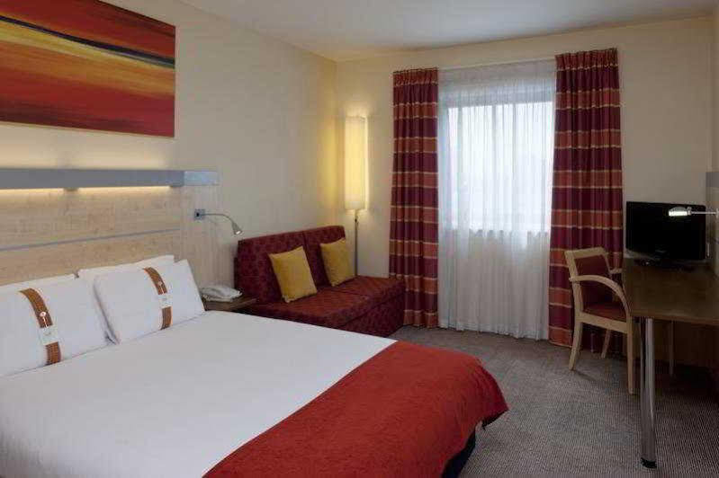 Holiday Inn Express סלאו מראה חיצוני תמונה